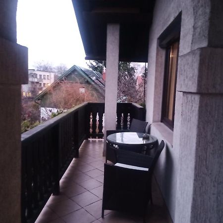 Pokoj W Domu Z Duzym Ogrodem 克拉科夫 外观 照片