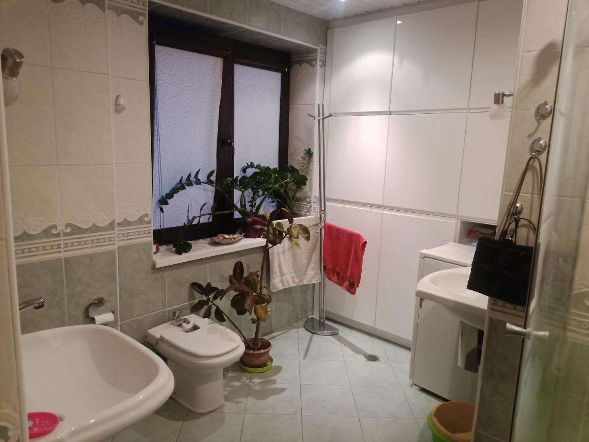 Pokoj W Domu Z Duzym Ogrodem 克拉科夫 外观 照片