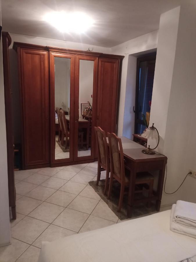 Pokoj W Domu Z Duzym Ogrodem 克拉科夫 外观 照片